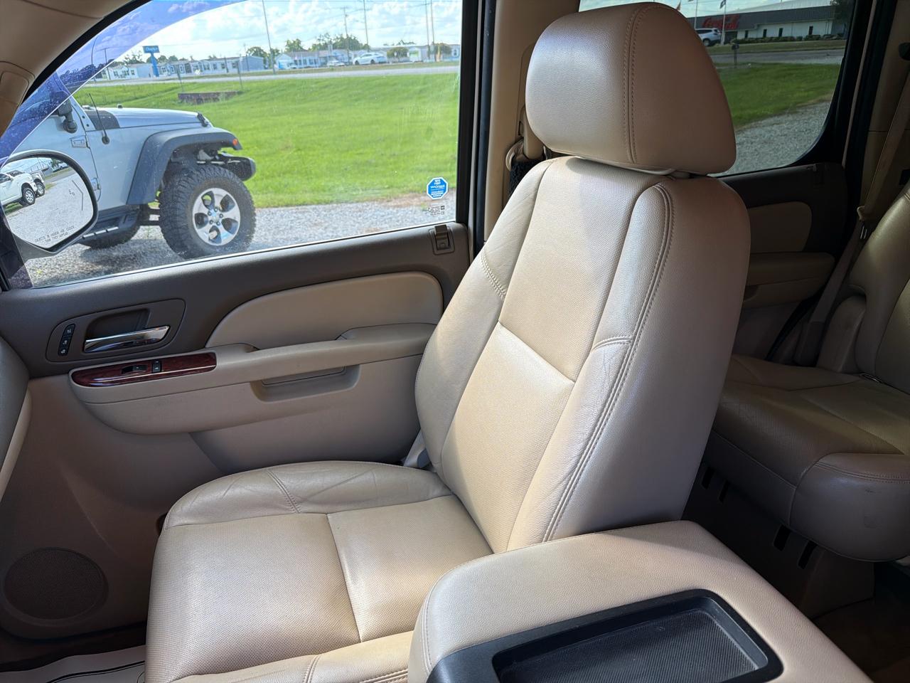 Chevrolet Tahoe LTZ 2WD 2012