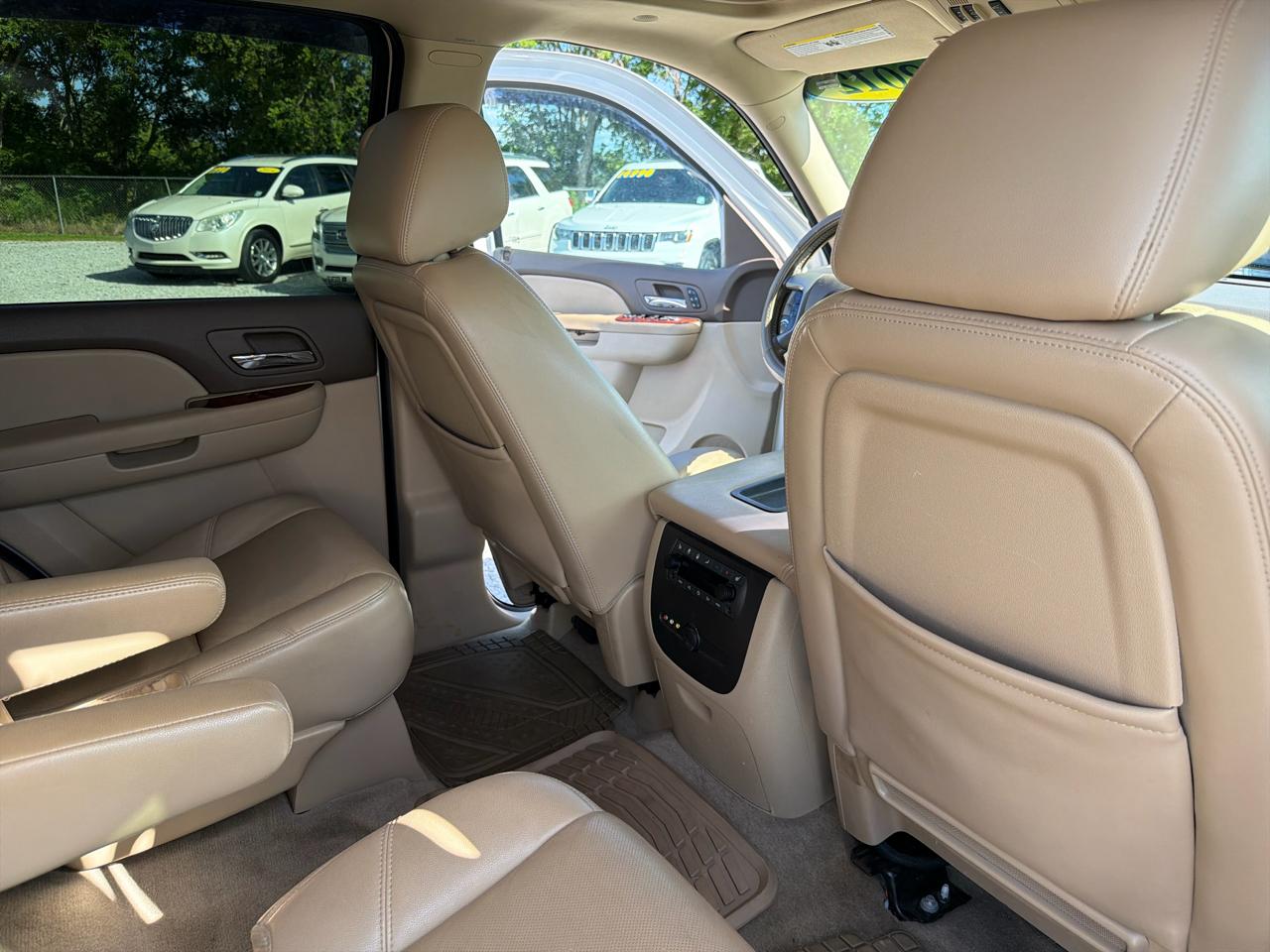 Chevrolet Tahoe LTZ 2WD 2012