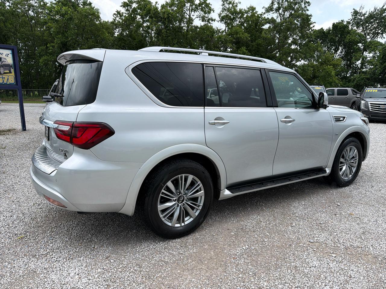 Infiniti QX80 LUXE 2019