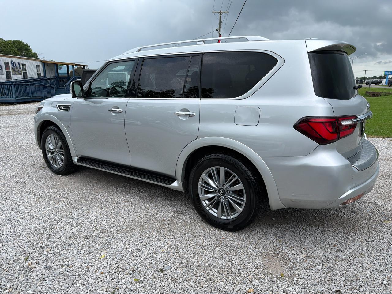 Infiniti QX80 LUXE 2019