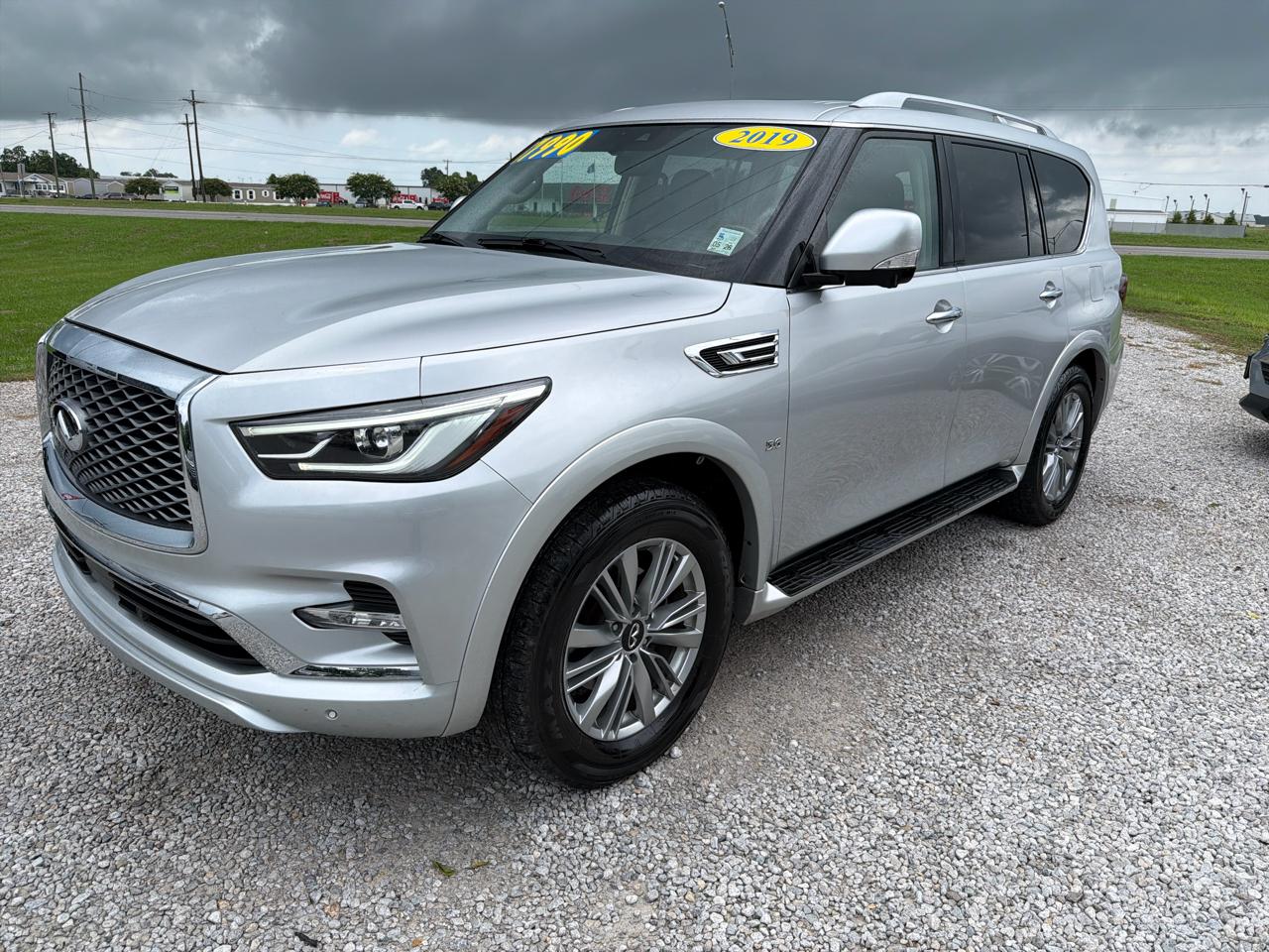 Infiniti QX80 LUXE 2019