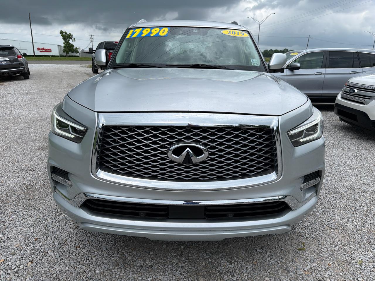 Infiniti QX80 LUXE 2019