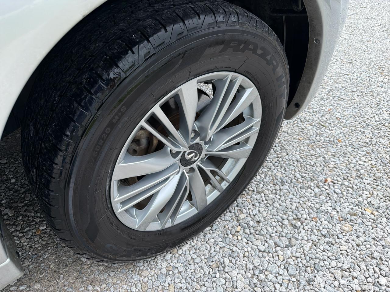 Infiniti QX80 LUXE 2019