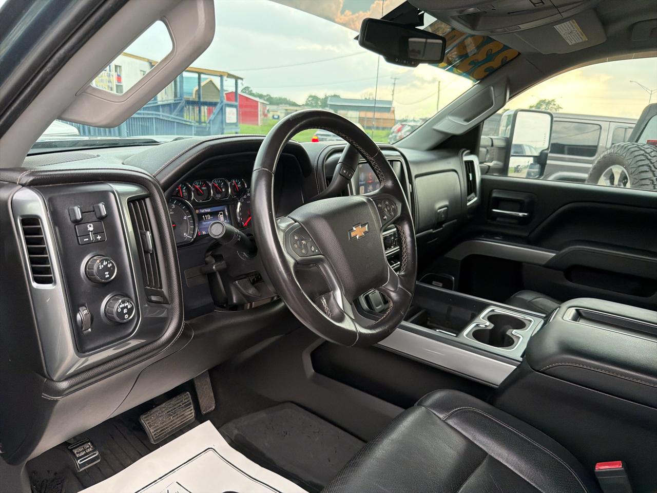Chevrolet Silverado 2500HD 4WD Crew Cab 172" LTZ 2015