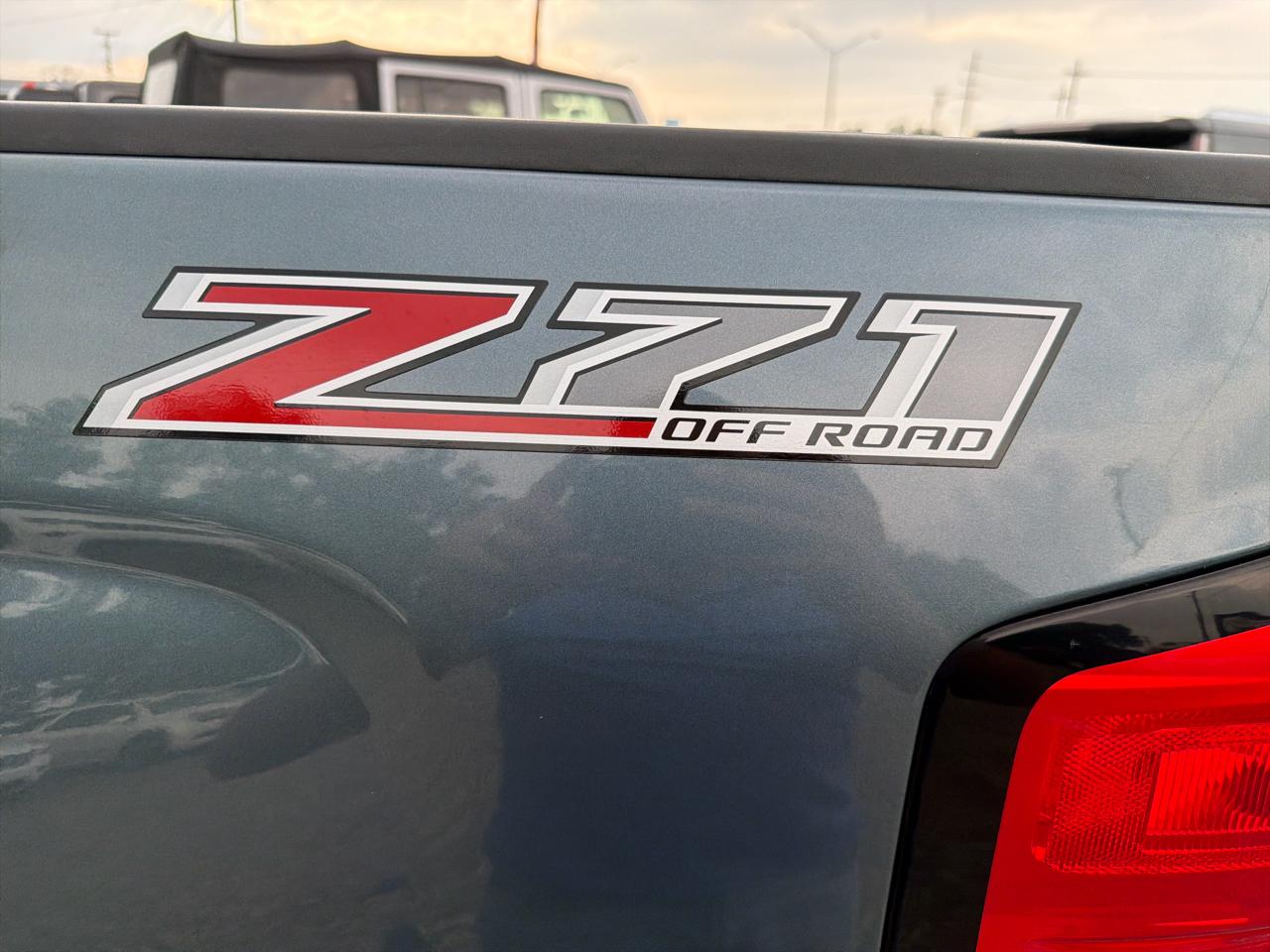 Chevrolet Silverado 2500HD 4WD Crew Cab 172" LTZ 2015