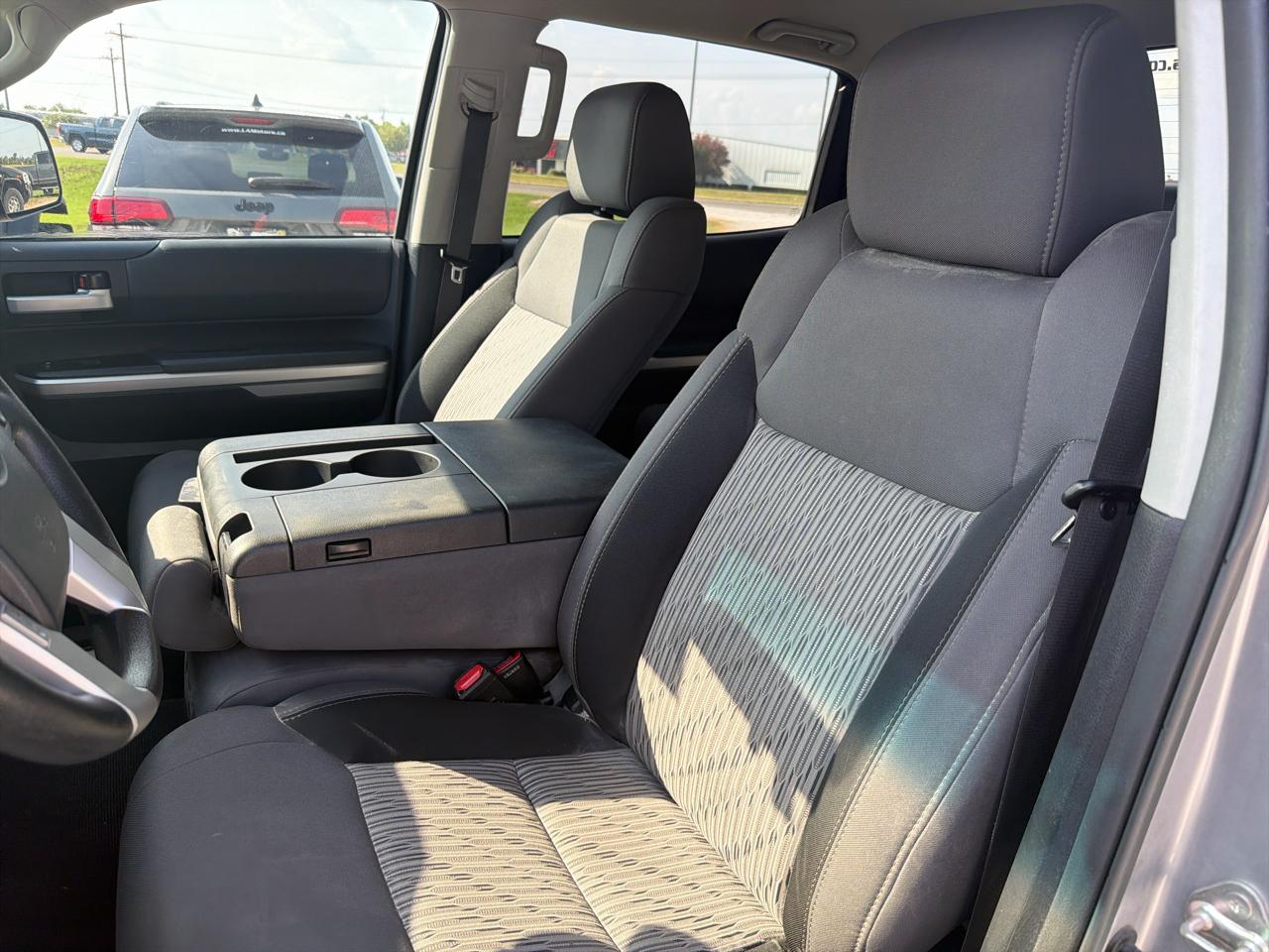 Toyota Tundra SR5 4.6L V8 CrewMax 2WD 2016