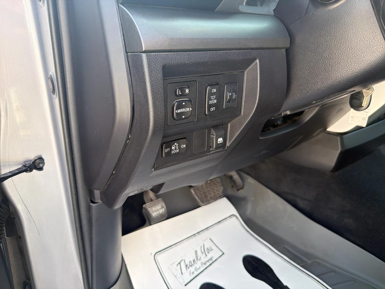 Toyota Tundra SR5 4.6L V8 CrewMax 2WD 2016