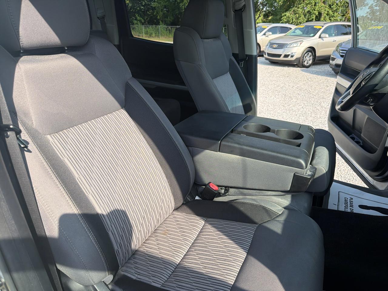 Toyota Tundra SR5 4.6L V8 CrewMax 2WD 2016