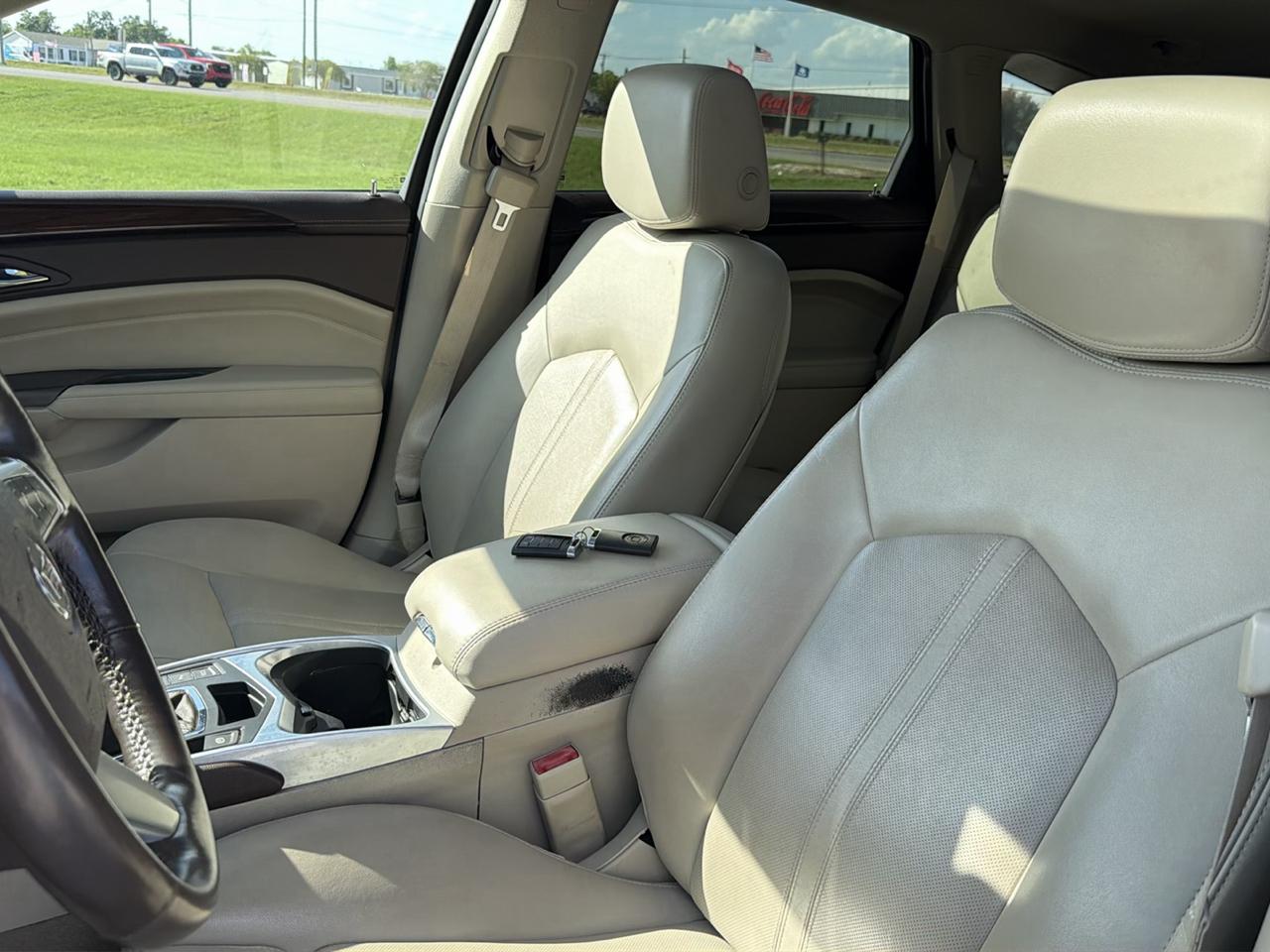 Cadillac SRX Luxury 2012
