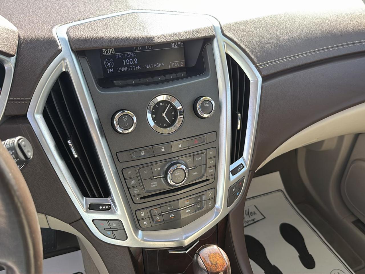 Cadillac SRX Luxury 2012