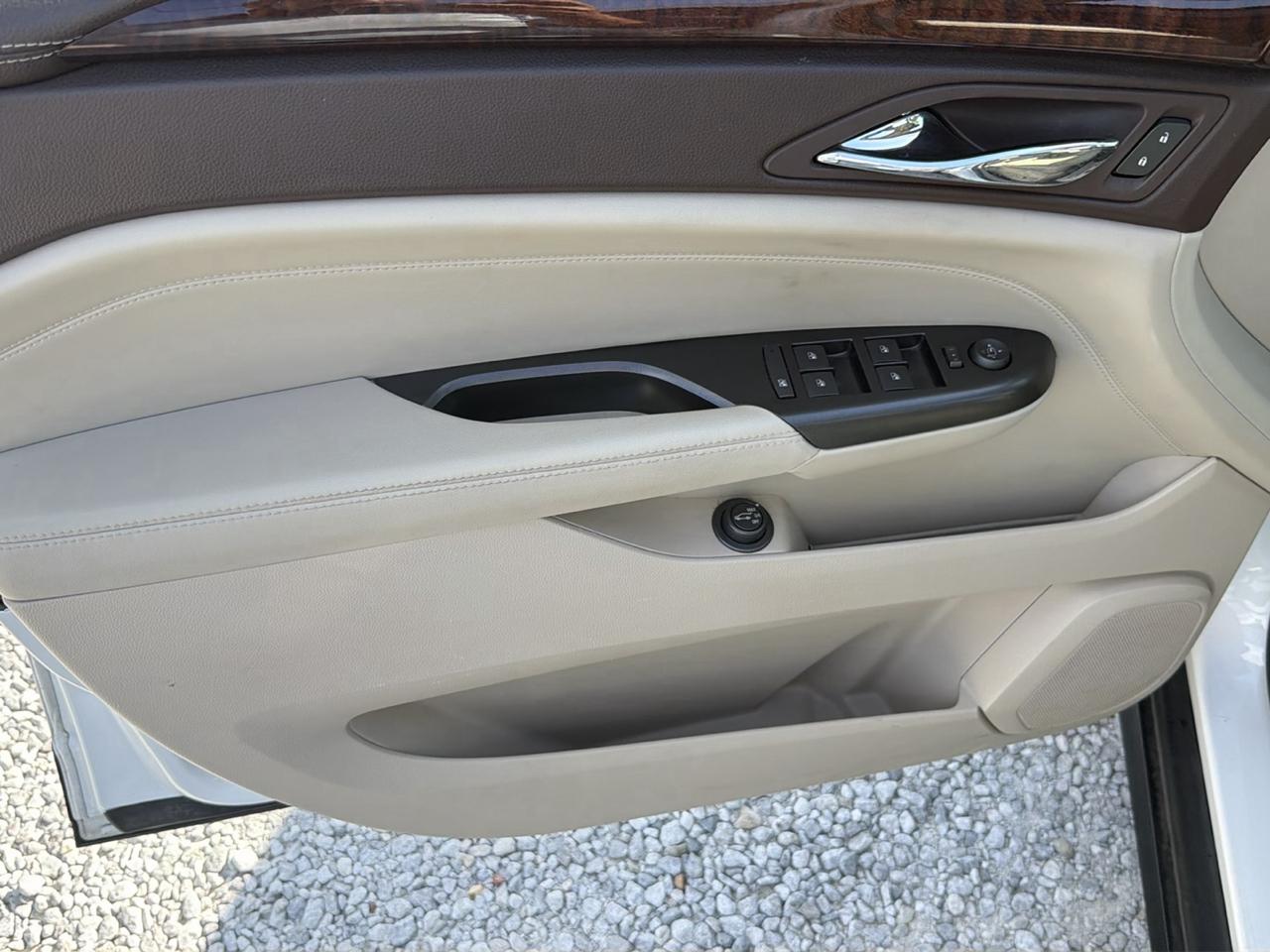 Cadillac SRX Luxury 2012