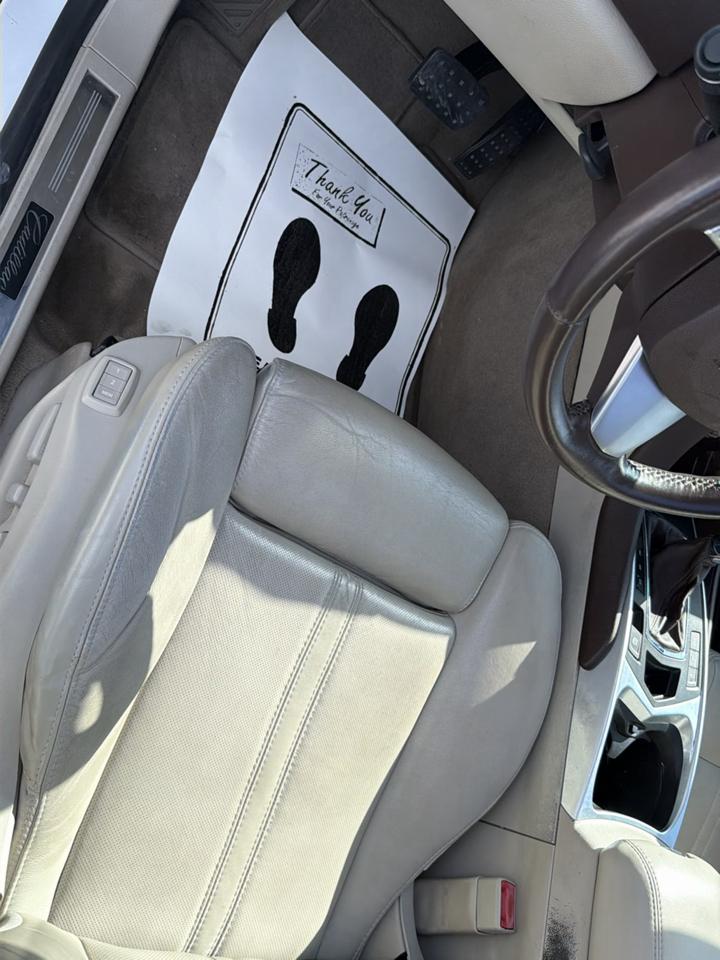 Cadillac SRX Luxury 2012
