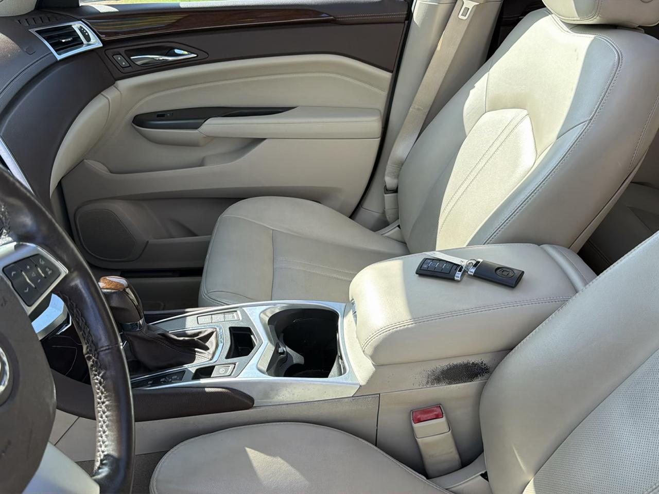 Cadillac SRX Luxury 2012