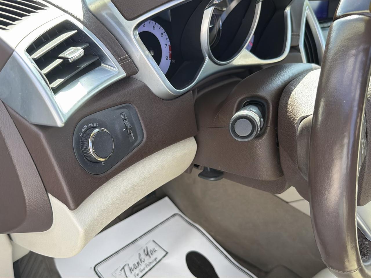 Cadillac SRX Luxury 2012