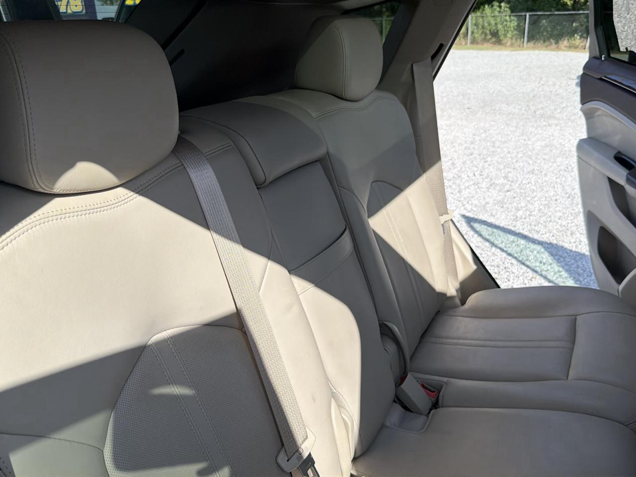 Cadillac SRX Luxury 2012