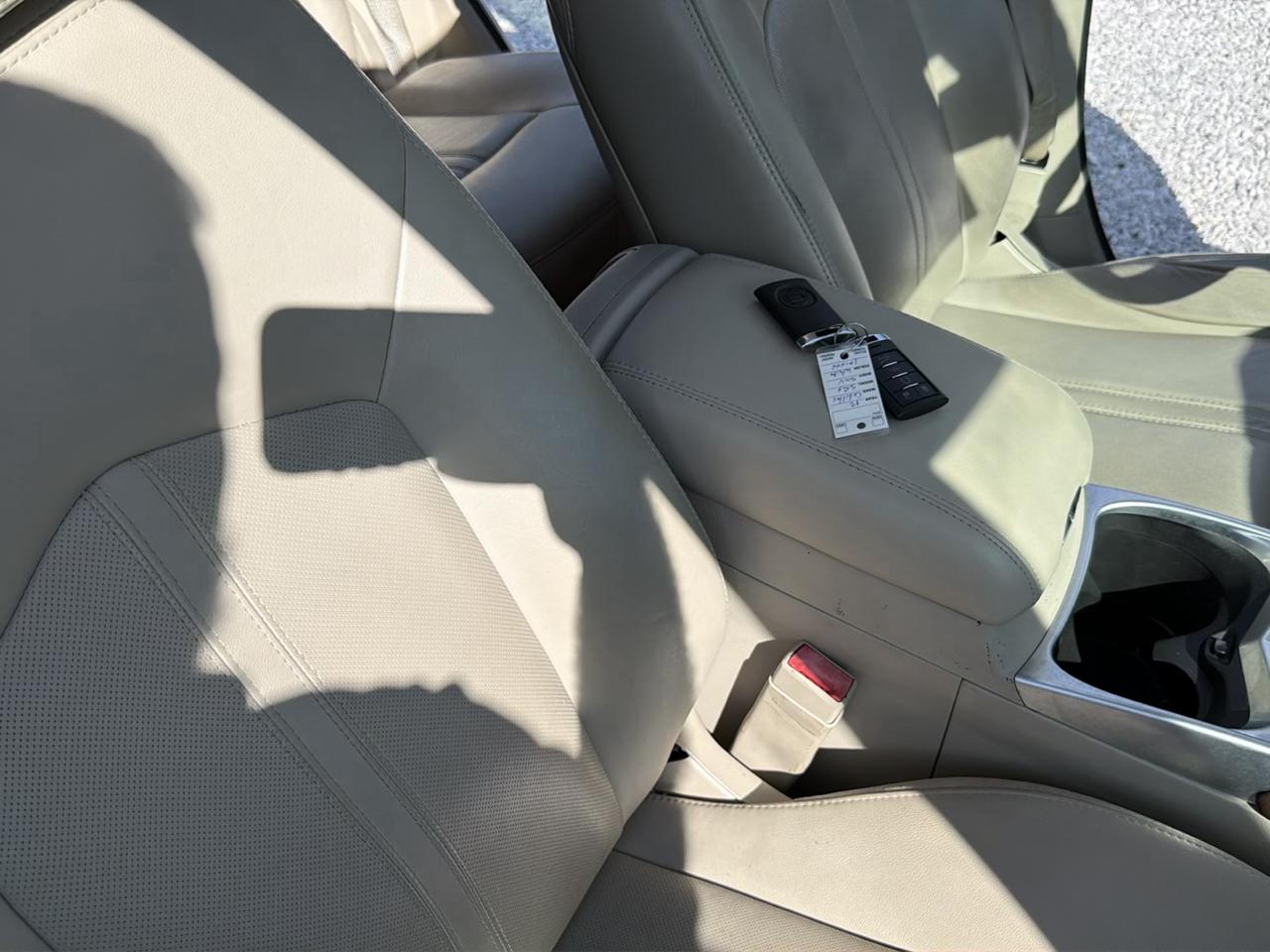 Cadillac SRX Luxury 2012