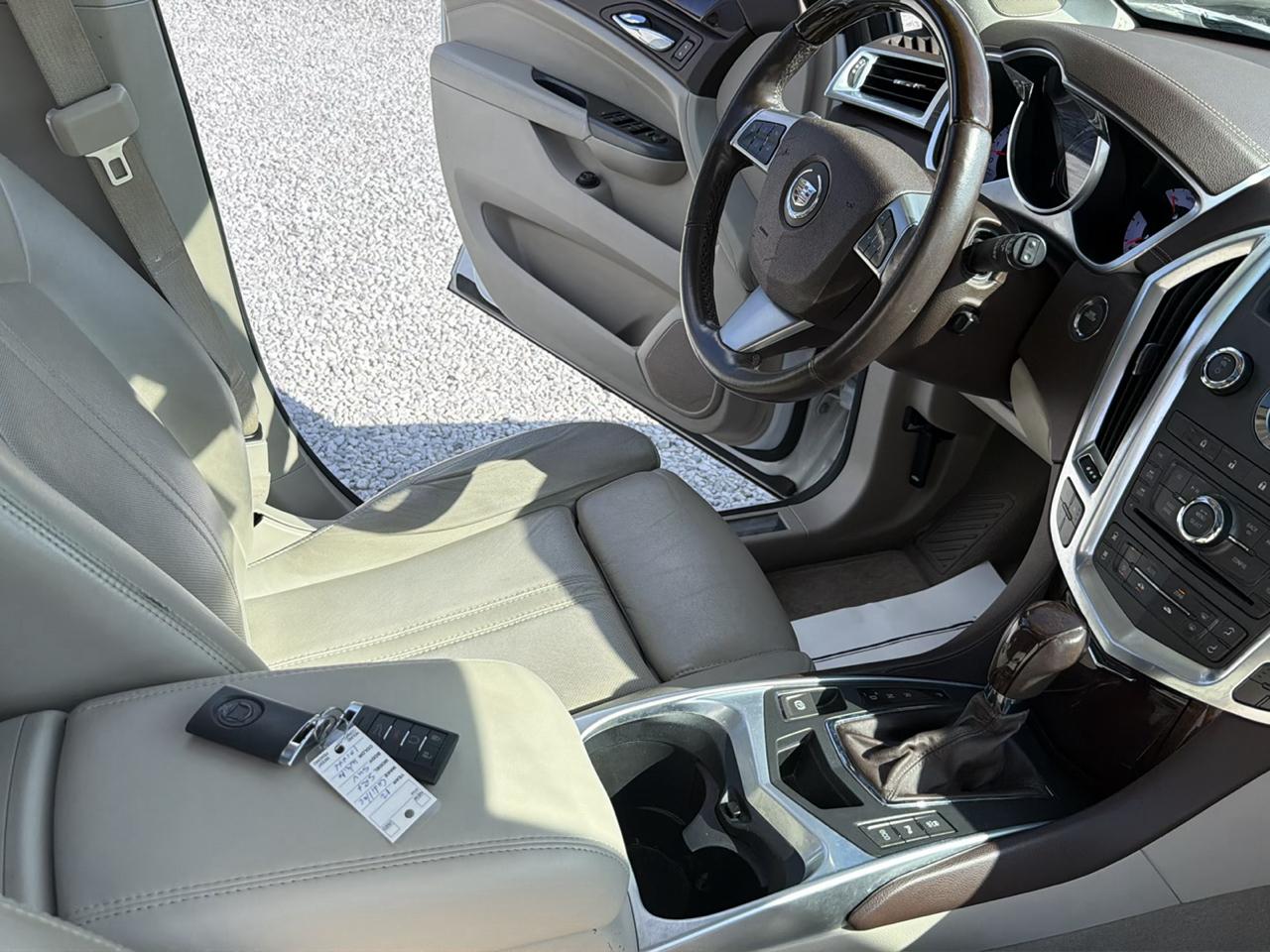 Cadillac SRX Luxury 2012