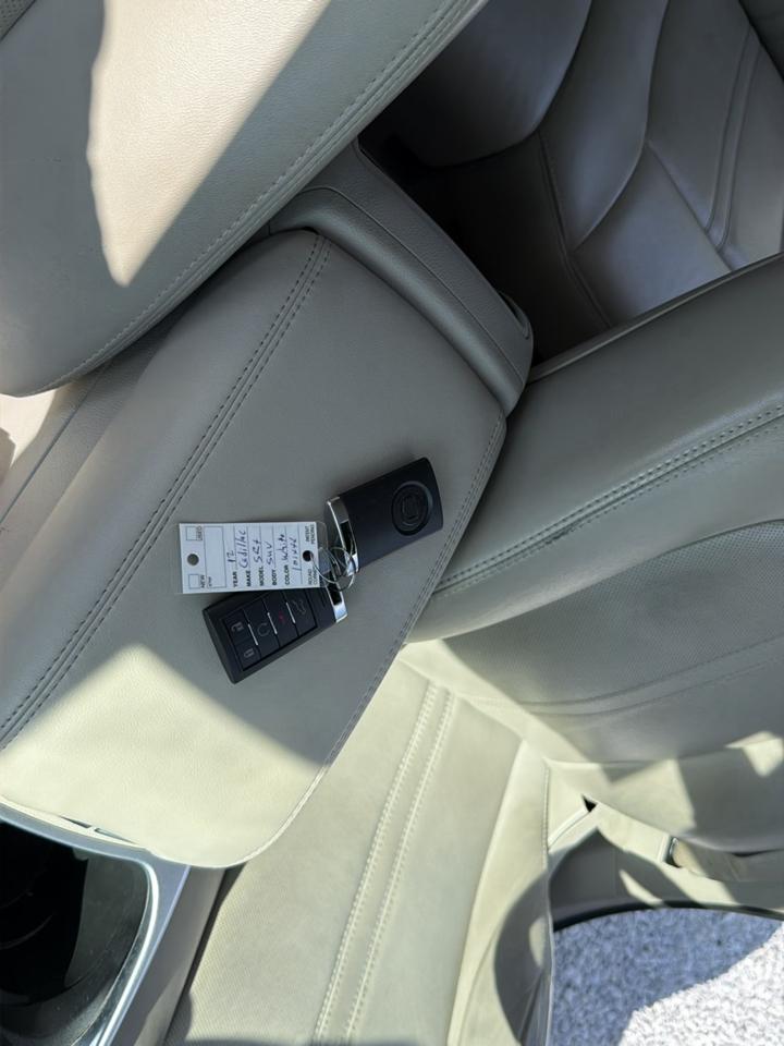 Cadillac SRX Luxury 2012