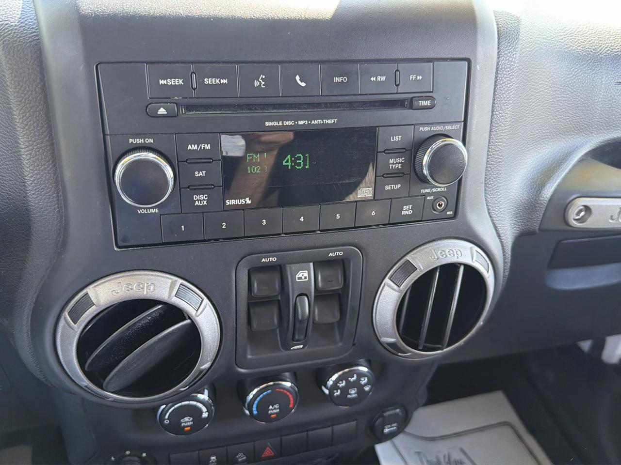 Jeep Wrangler Unlimited Sport 4WD 2012