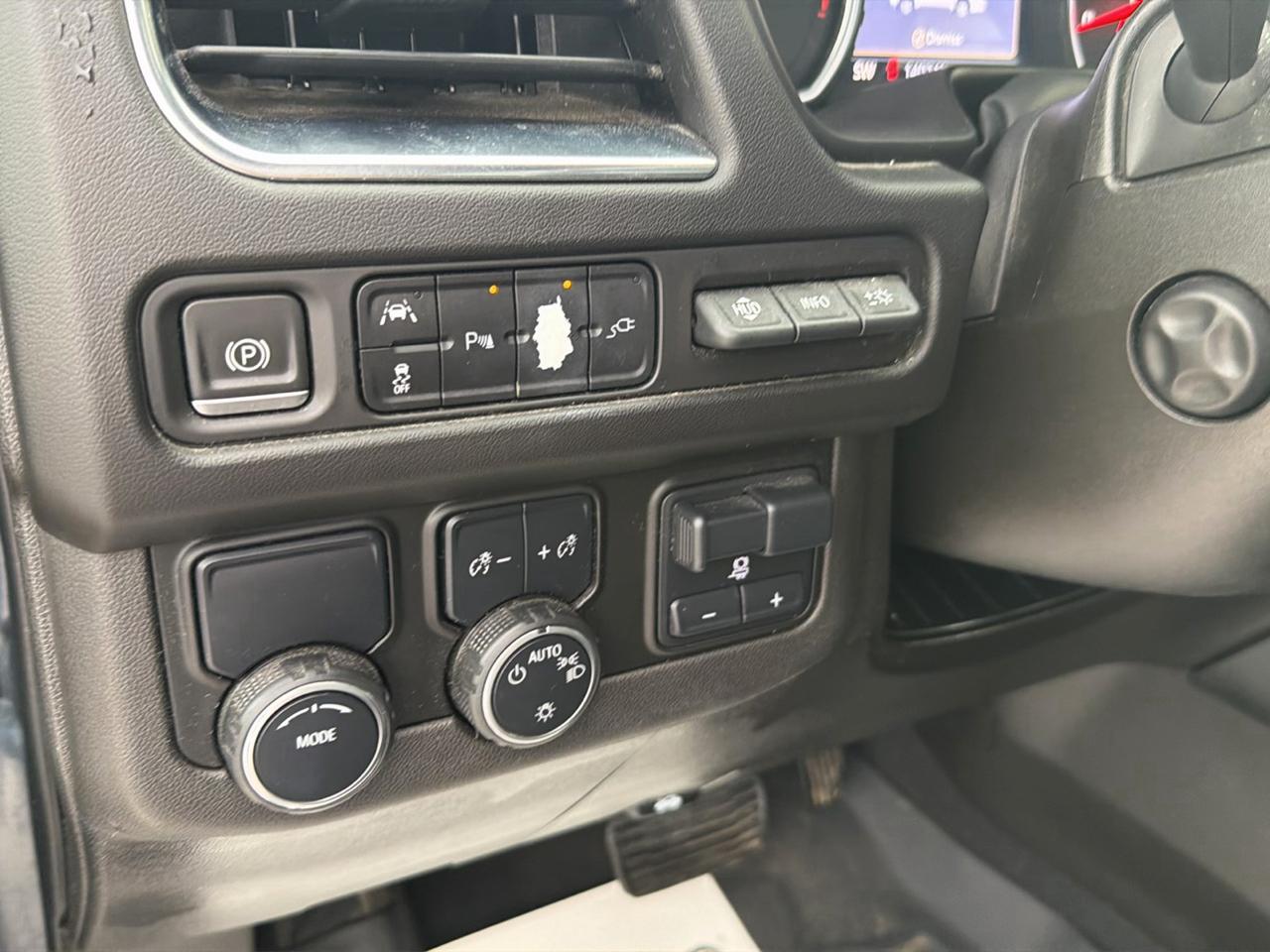 Chevrolet Suburban Premier 2021