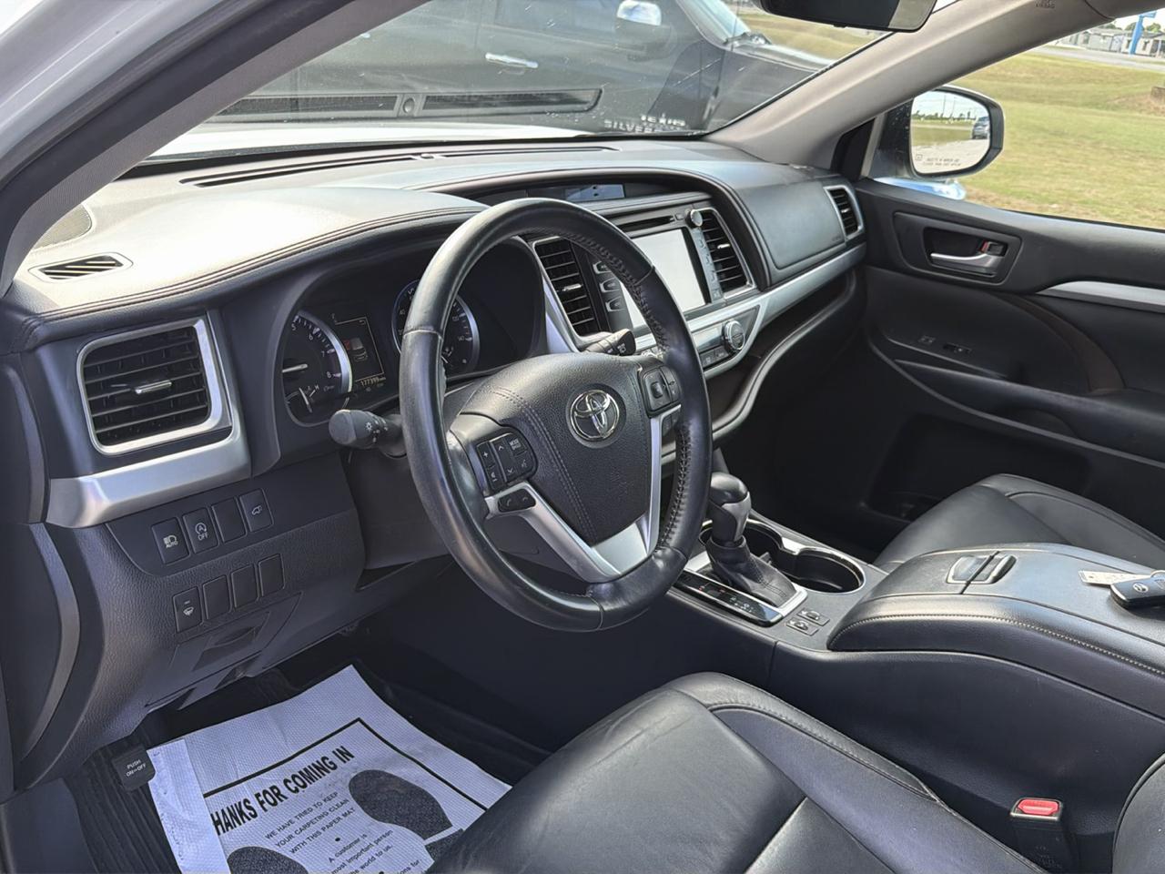Toyota Highlander XLE FWD V6 2017
