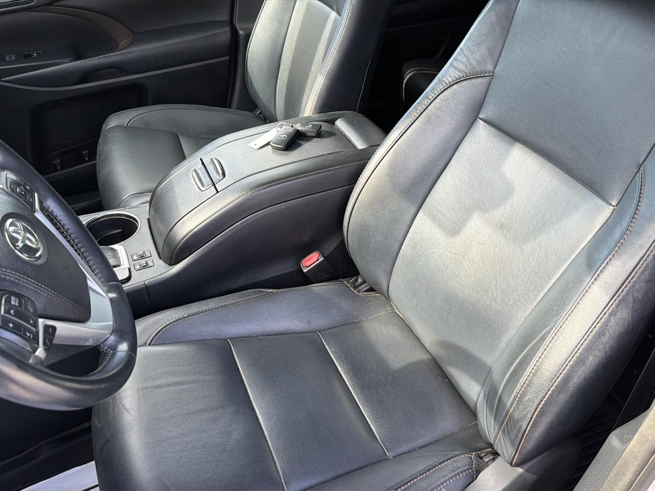 Toyota Highlander XLE FWD V6 2017