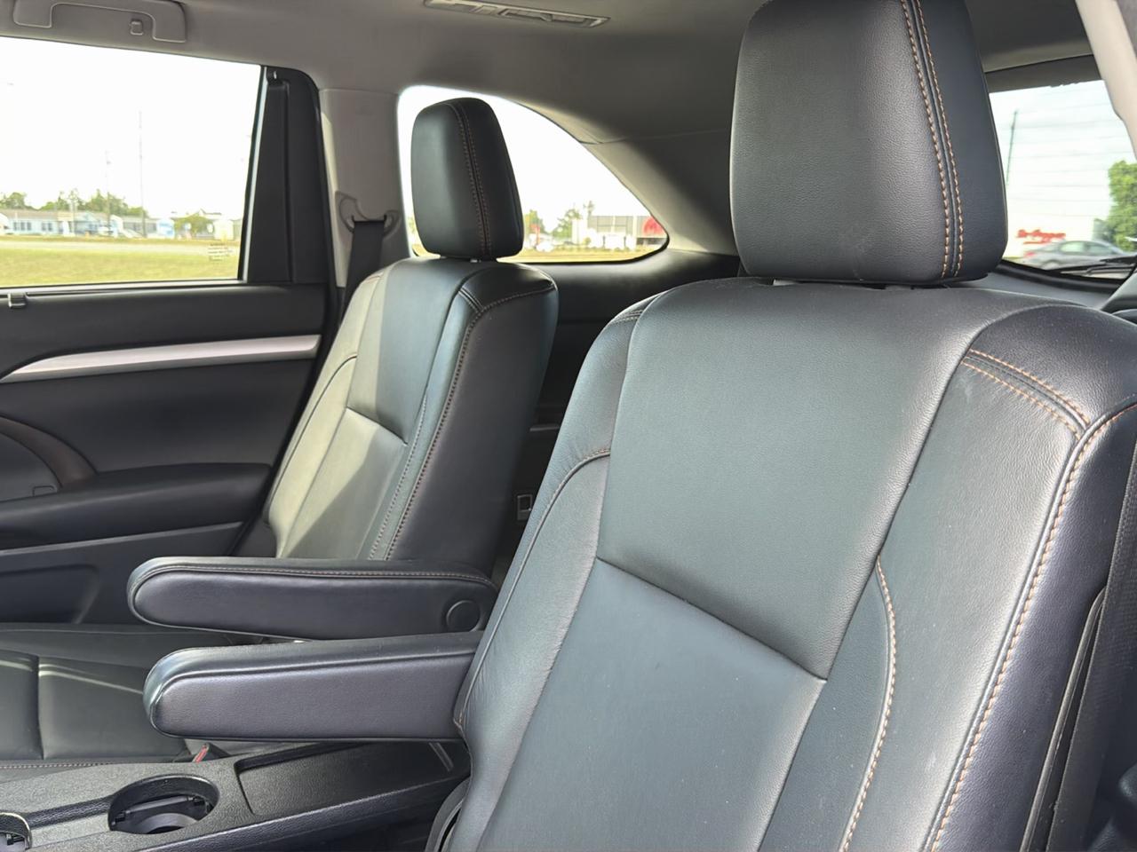 Toyota Highlander XLE FWD V6 2017