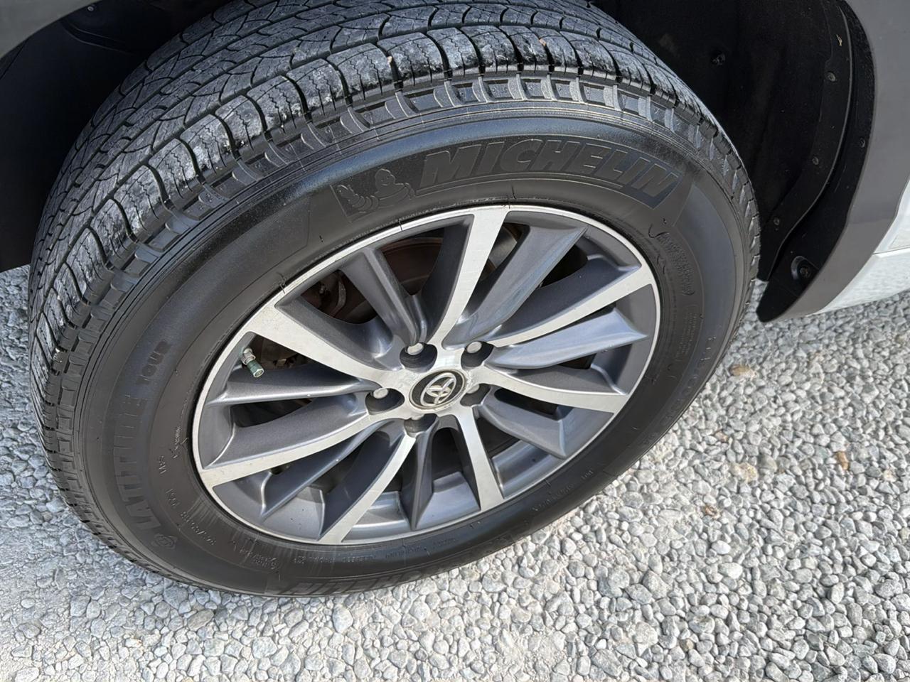 Toyota Highlander XLE FWD V6 2017