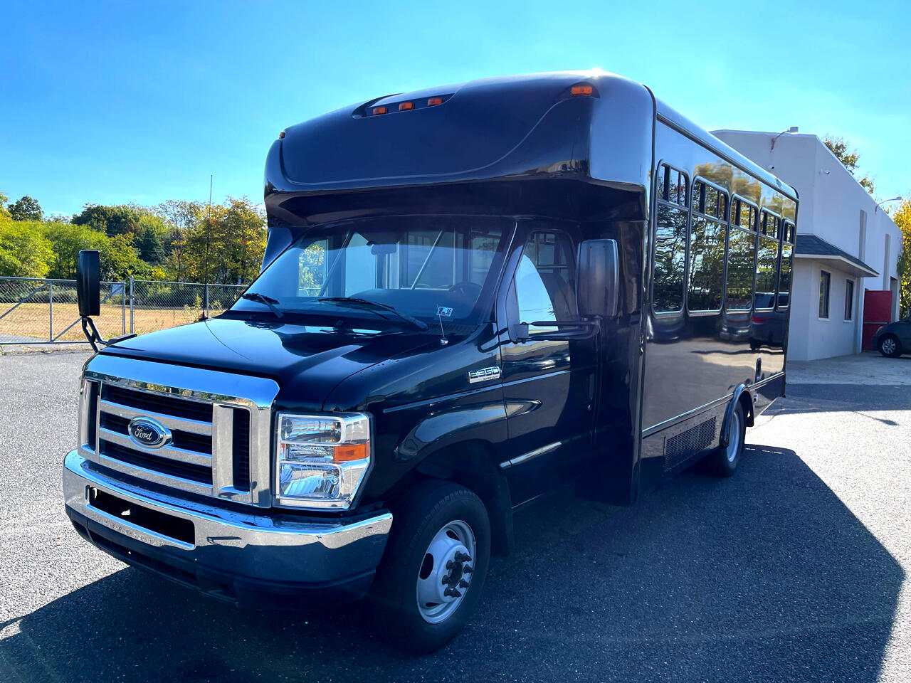 Used 2013 Ford Econoline Commercial Cutaway E 350 Super Duty 138 SRW used-2013-ford-econoline-commercial-cutaway-e-350-super-duty-138-srw