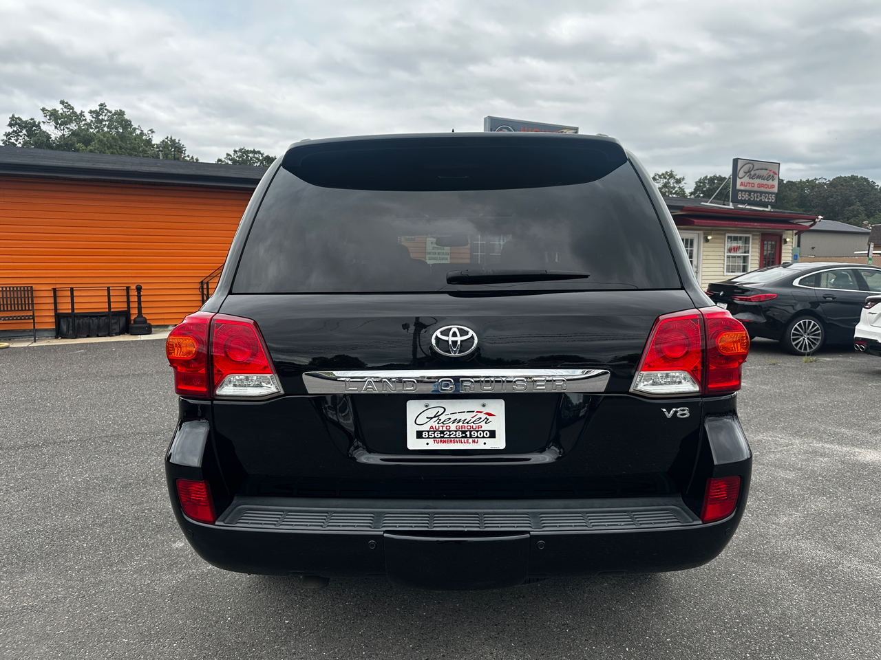 2014 Toyota Land Cruiser Base photo 3
