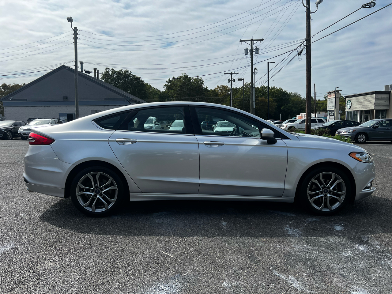 2017 Ford Fusion S photo 4