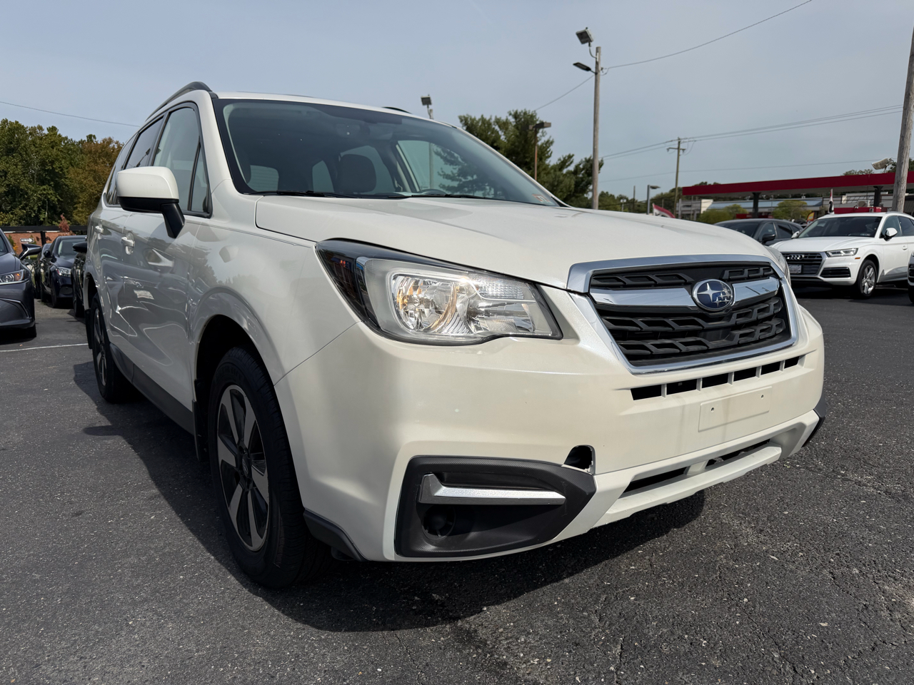 2019 Subaru Forester Touring photo 2