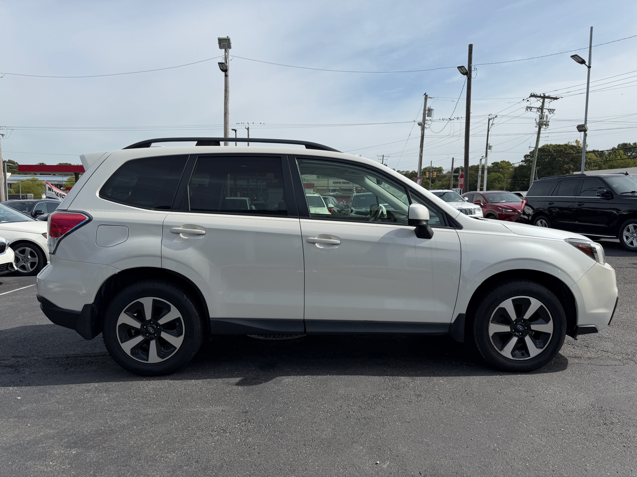 2019 Subaru Forester Touring photo 3