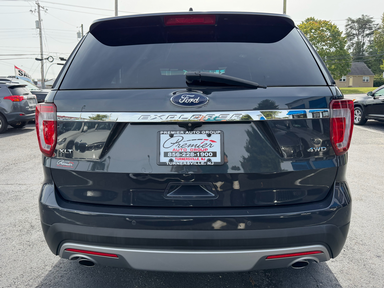 2017 Ford Explorer XLT photo 6