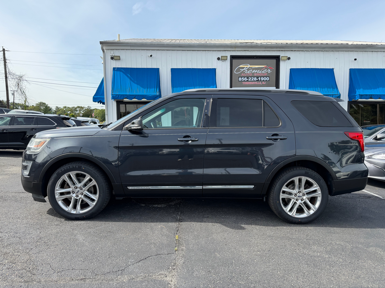 2017 Ford Explorer XLT photo 8