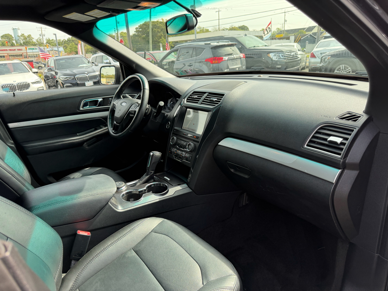 2017 Ford Explorer XLT photo 20
