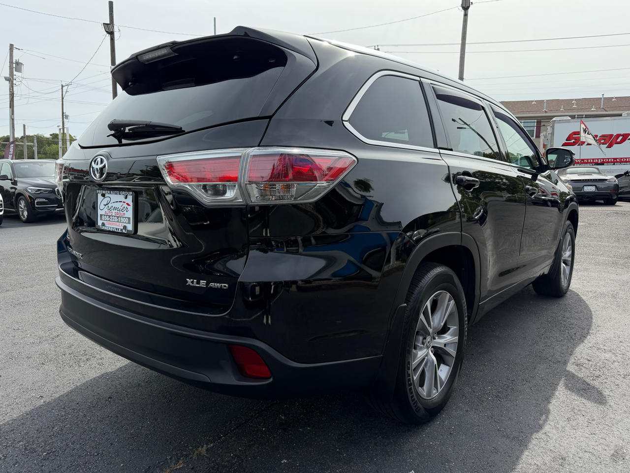 2015 Toyota Highlander Base Hybrid photo 2