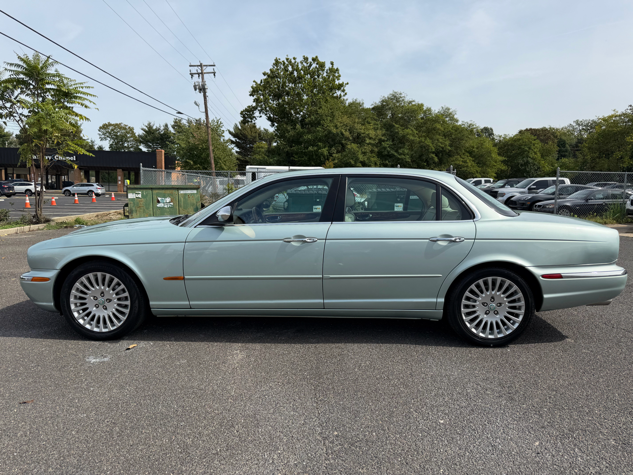 2005 Jaguar XJ Vanden Plas Super V8 LWB photo 8