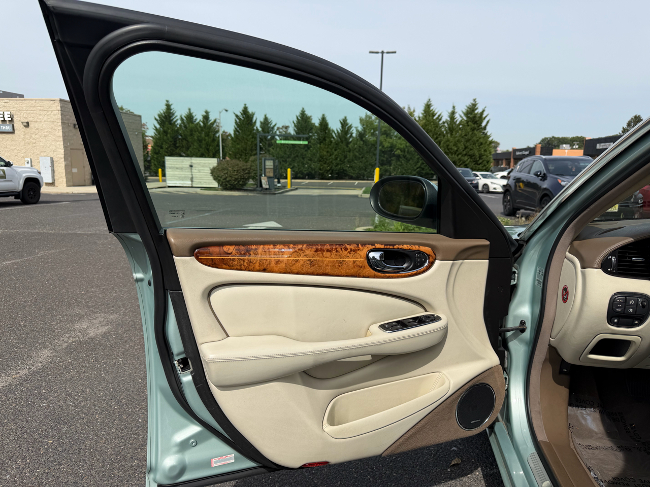 2005 Jaguar XJ Vanden Plas Super V8 LWB photo 9