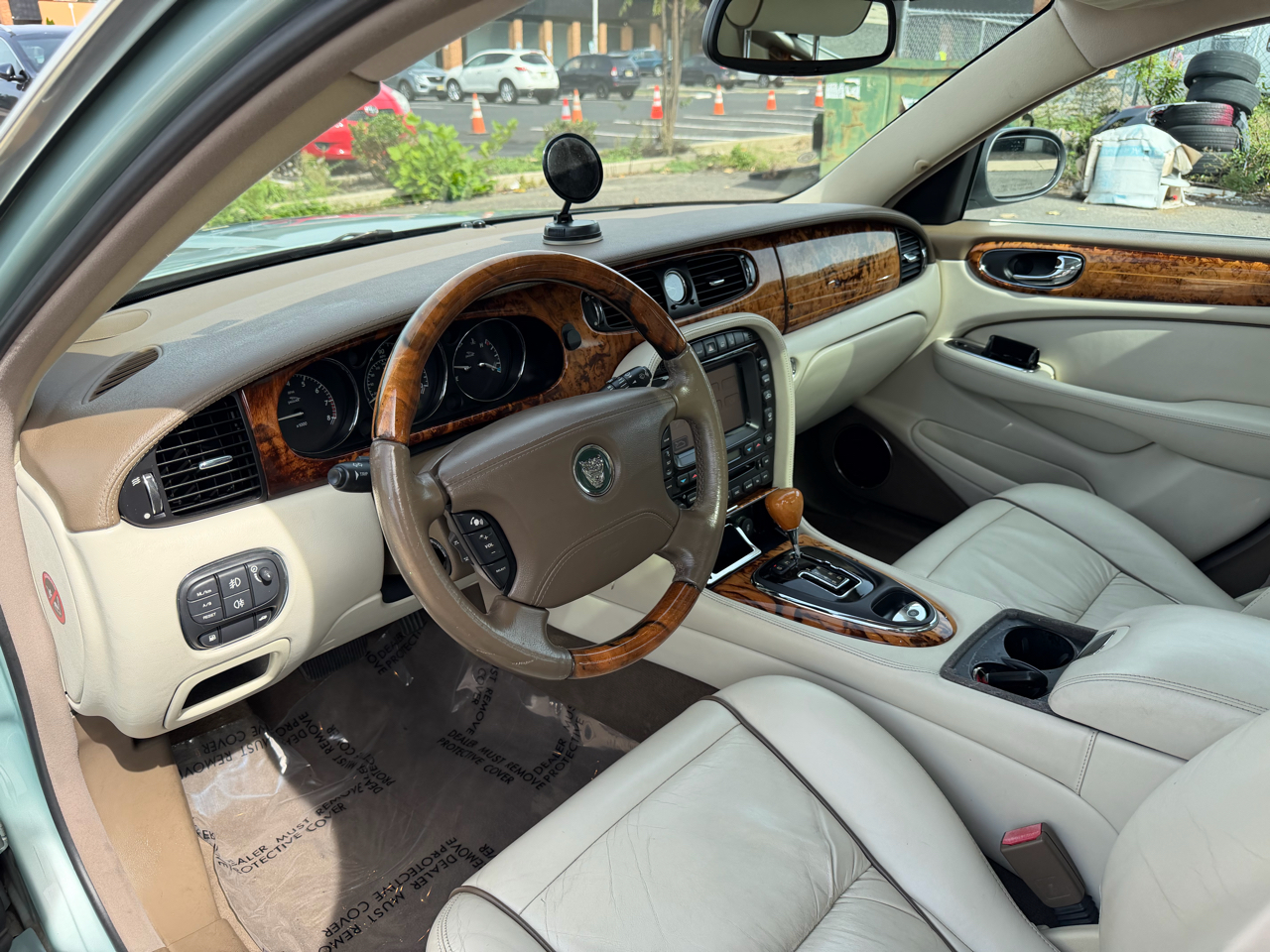 2005 Jaguar XJ Vanden Plas Super V8 LWB photo 10
