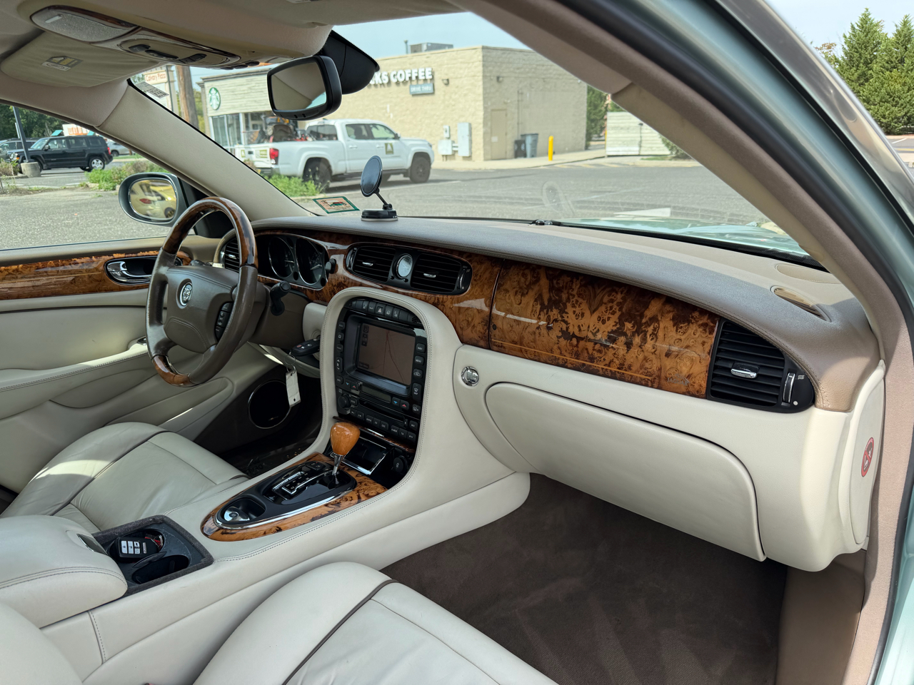 2005 Jaguar XJ Vanden Plas Super V8 LWB photo 22