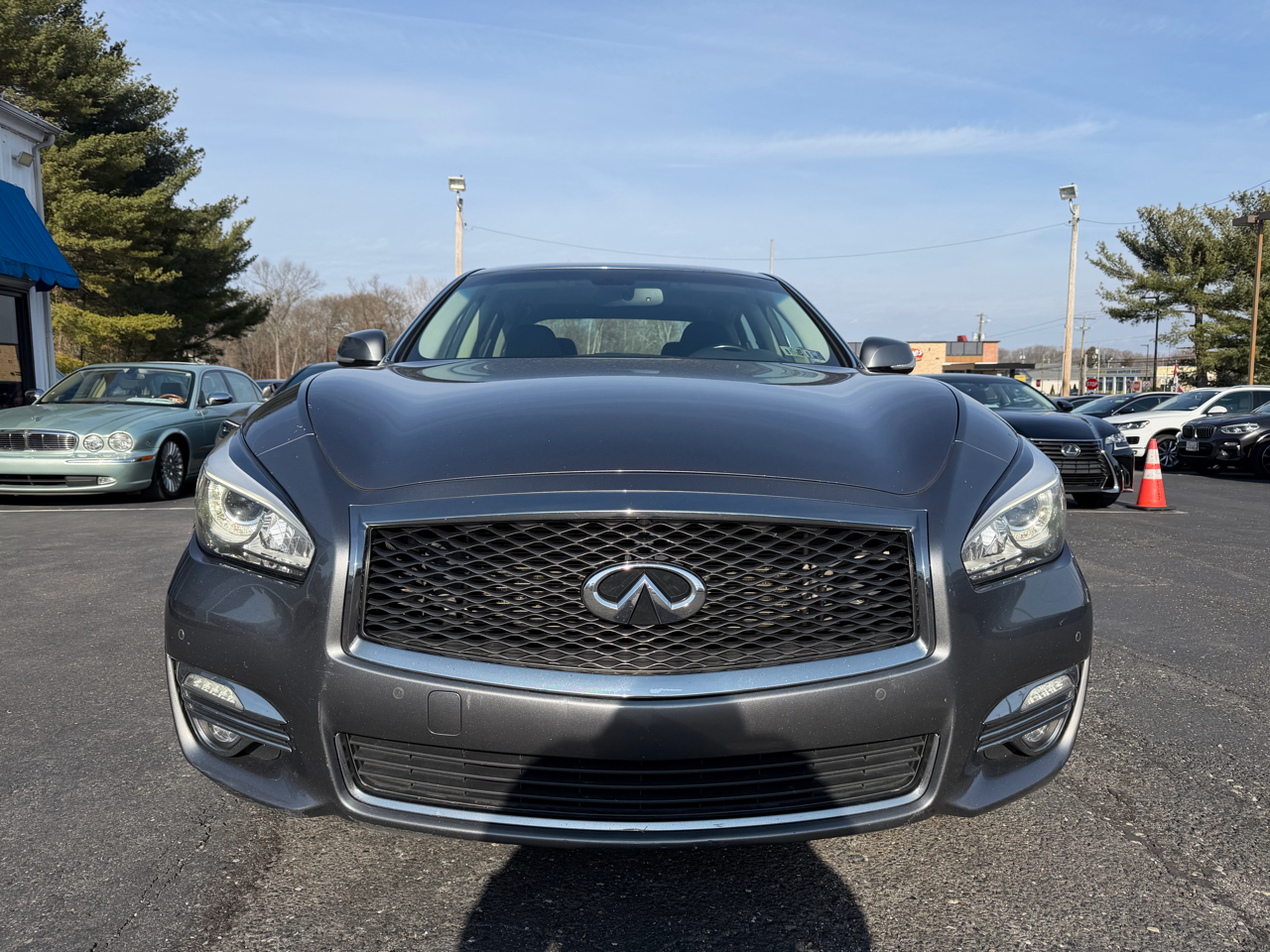 Infiniti Q70  2016
