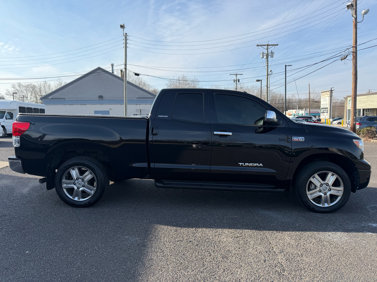 Toyota Tundra 4WD Truck  2011