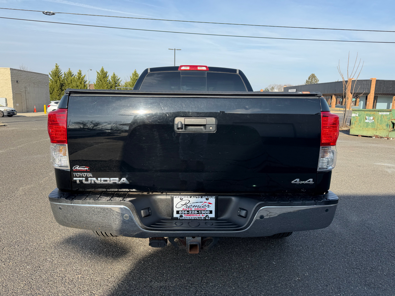 Toyota Tundra 4WD Truck  2011