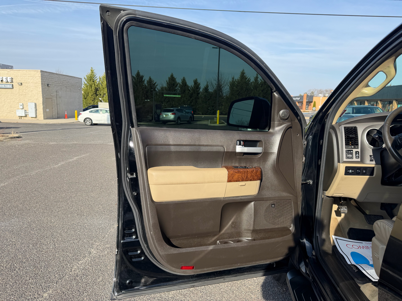 Toyota Tundra 4WD Truck  2011