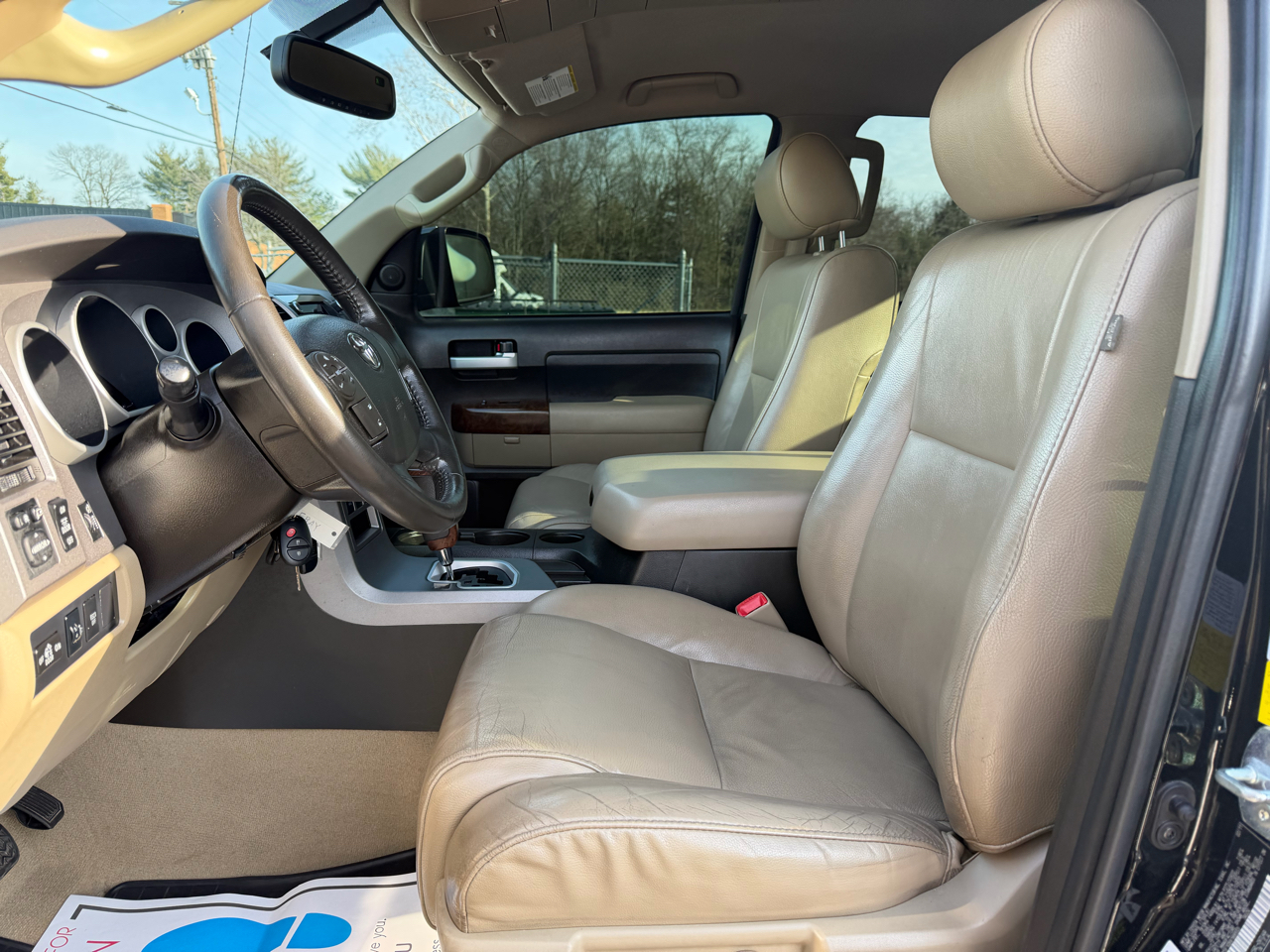 Toyota Tundra 4WD Truck  2011