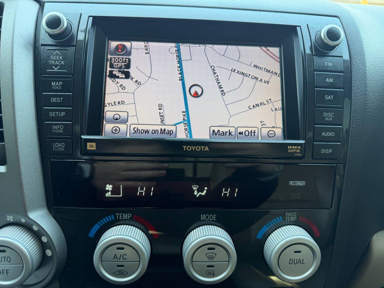 Toyota Tundra 4WD Truck  2011