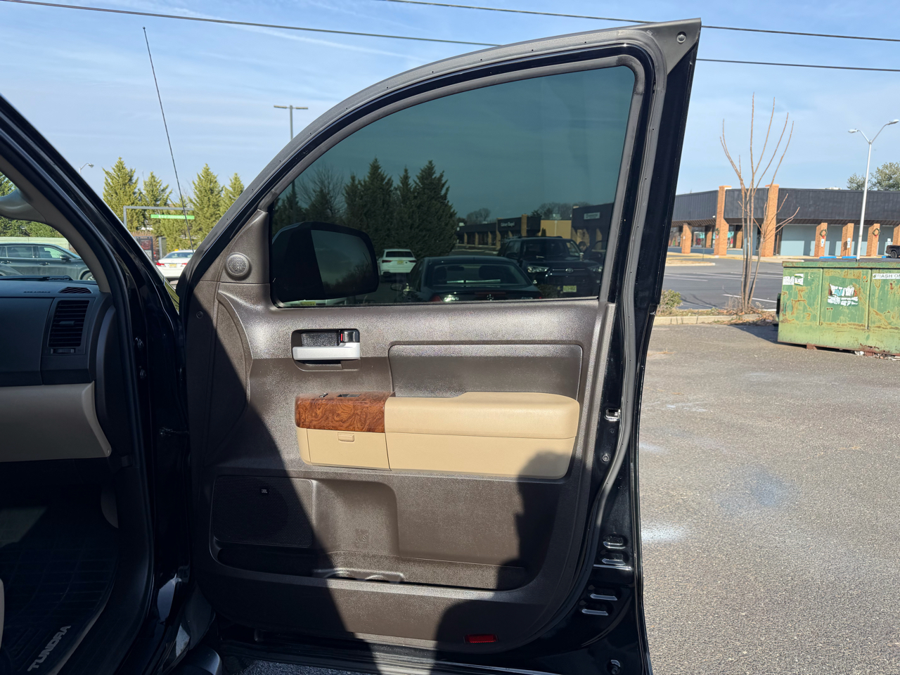 Toyota Tundra 4WD Truck  2011