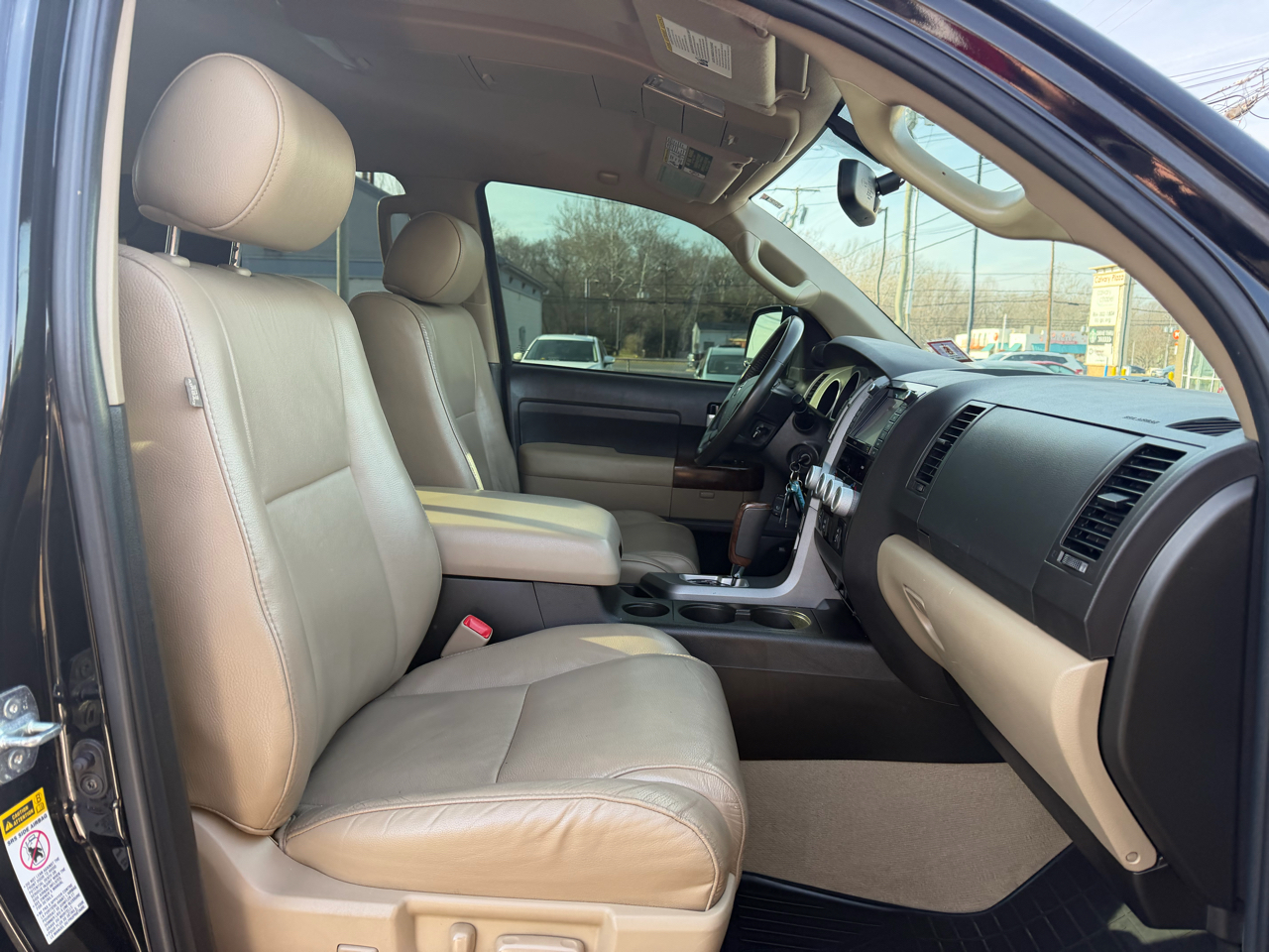 Toyota Tundra 4WD Truck  2011