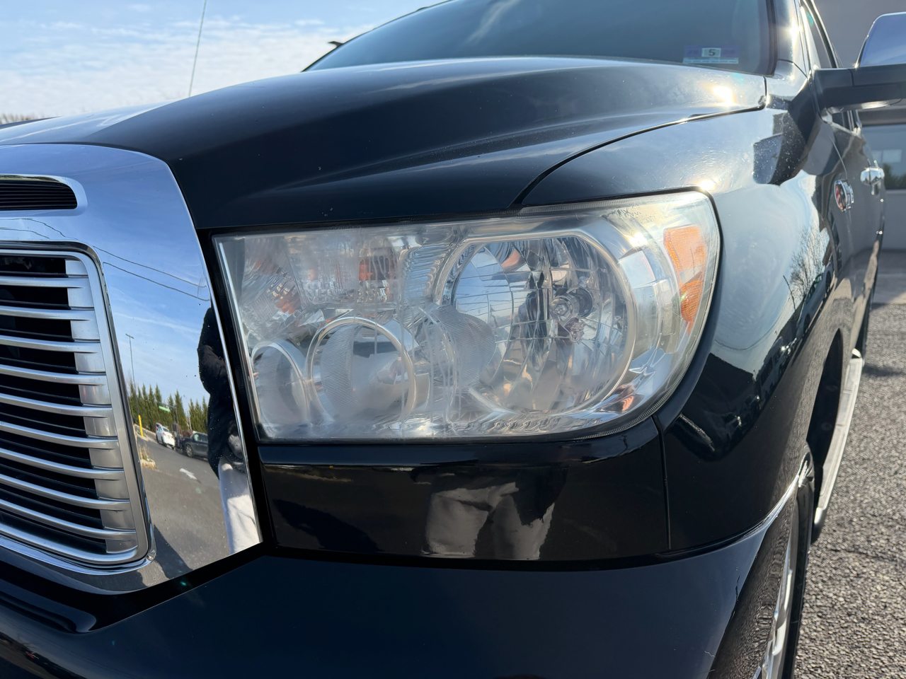 Toyota Tundra 4WD Truck  2011